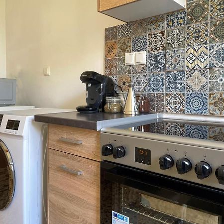 Apartamento Soho Vivid 55Sqm Apt In Atenas Exterior foto